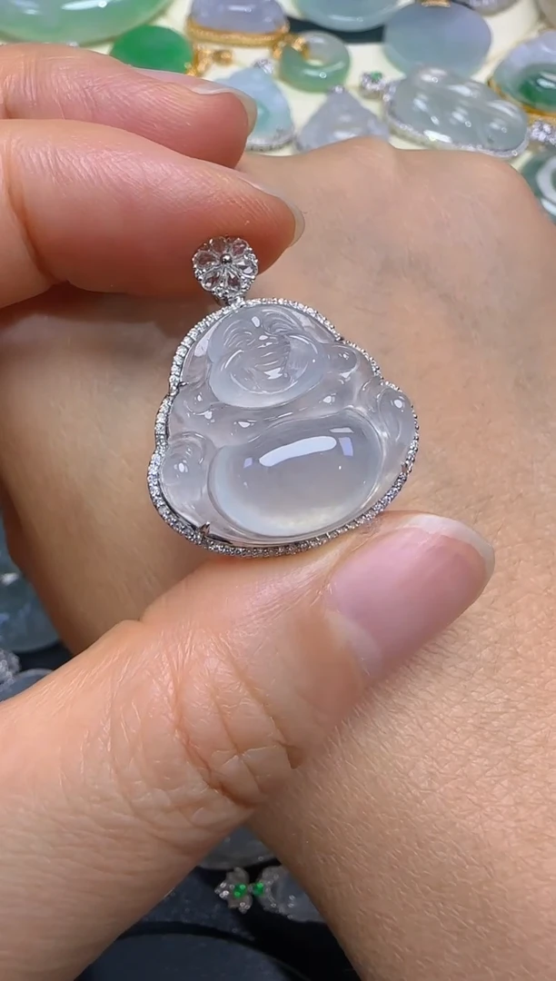 颈饰18K金镶嵌翡翠佛公