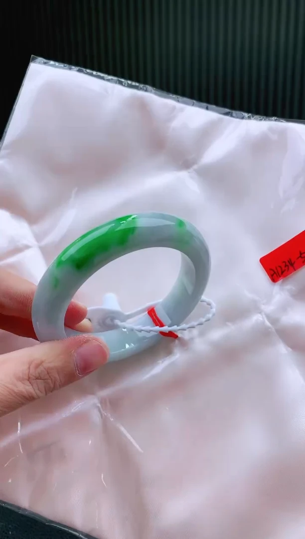 未镶嵌手镯翡翠54