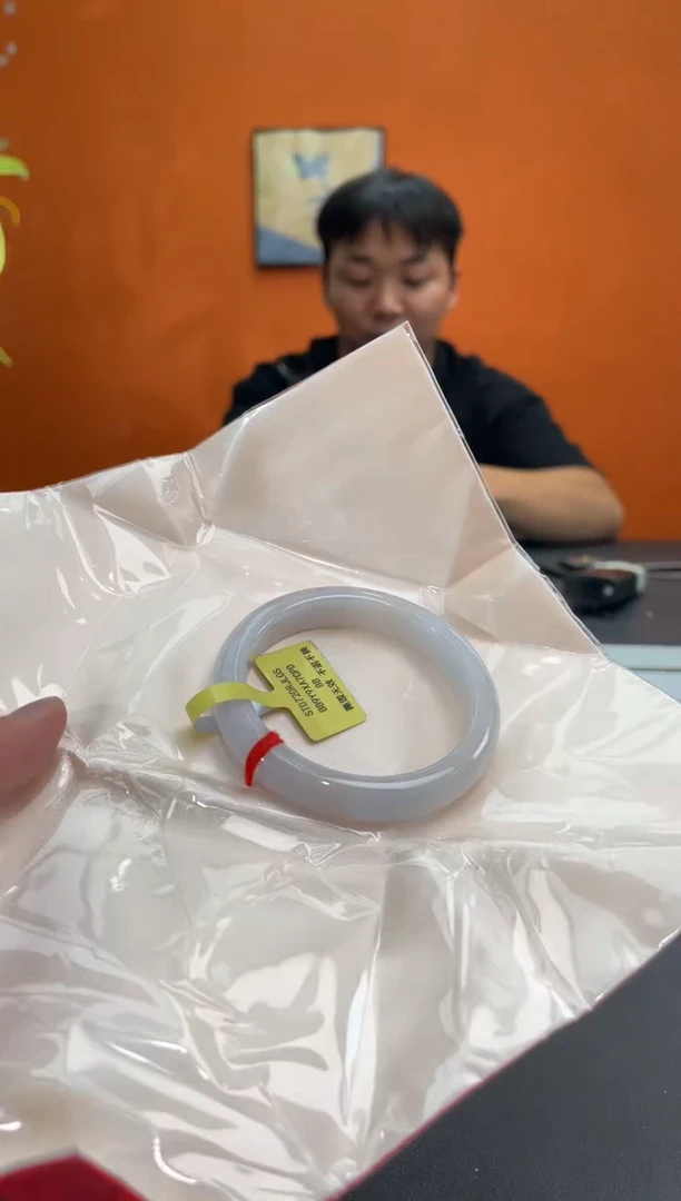 未镶嵌手镯翡翠翡翠手镯