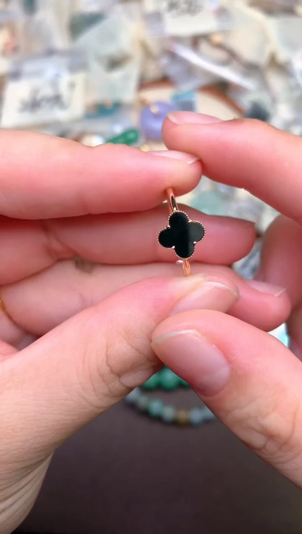 翡翠挂件18K金镶嵌—