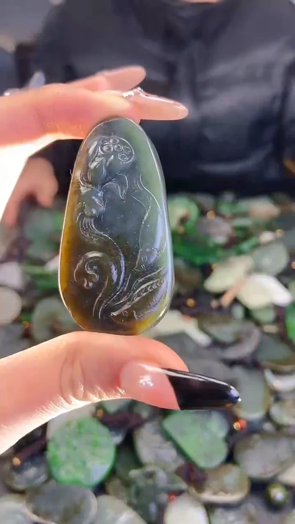 颈饰未镶嵌和田玉1