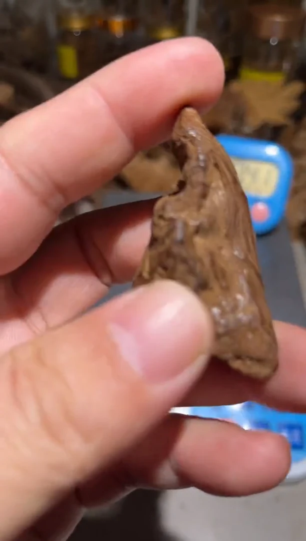 沉香沉香碎屑乐* 印尼土沉7.8（克）