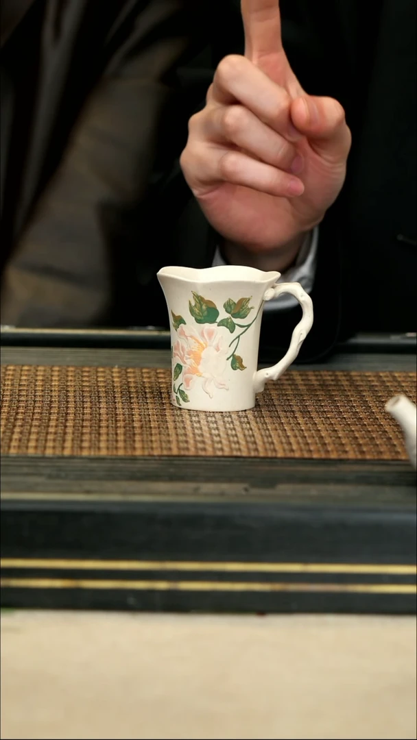 【闪购商品】紫砂茶壶LZY56牡丹花品茗杯 白