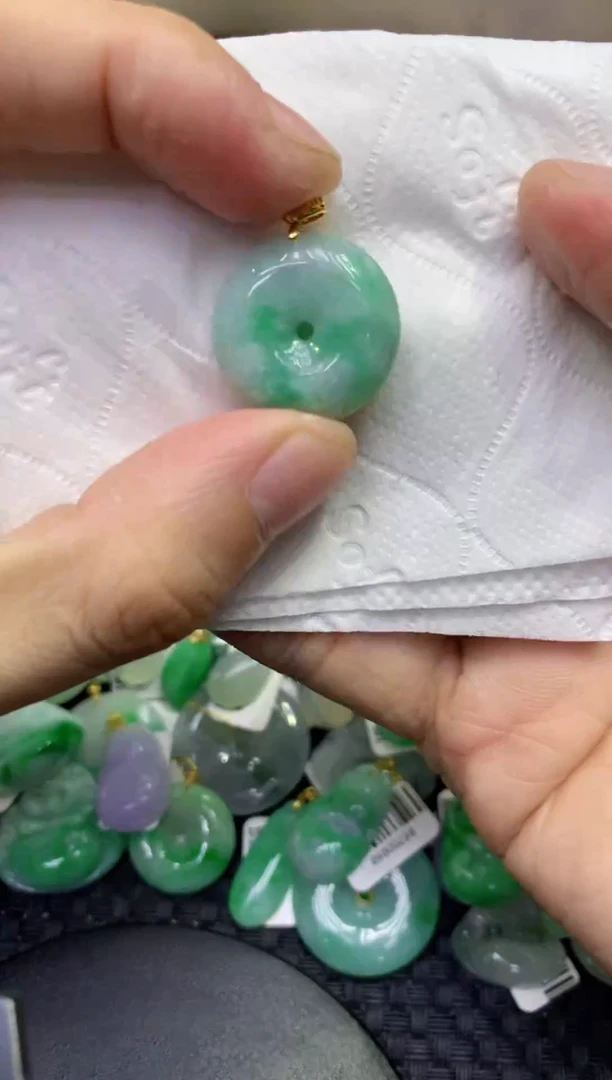 颈饰未镶嵌翡翠天然缅甸A货翡翠