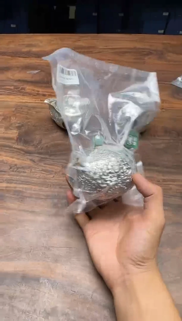 呆坐 浮雕錾刻嵌金万花金嘴 西施壶
