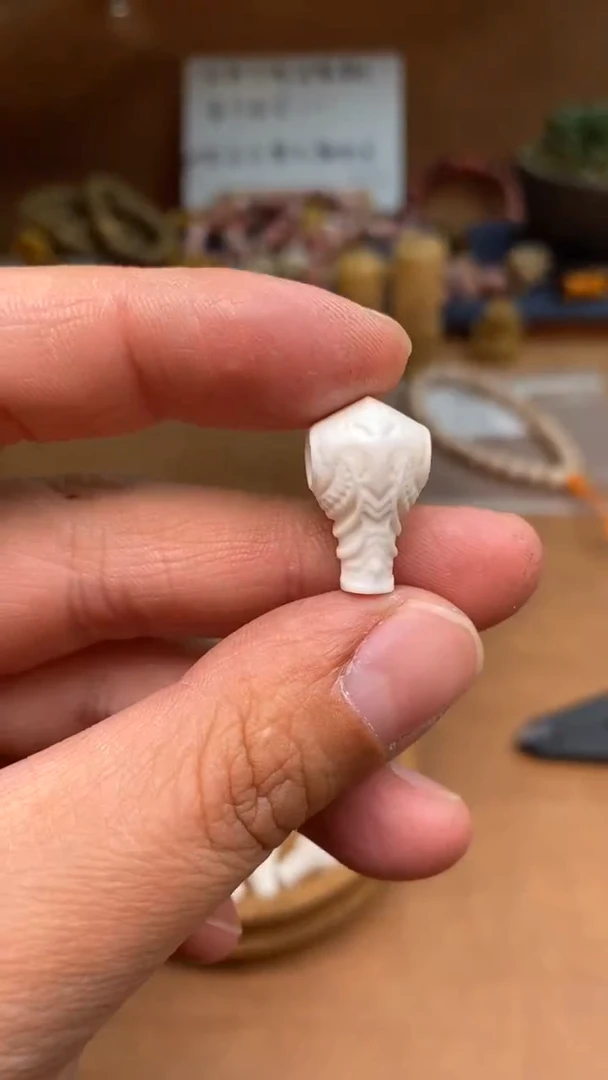 【闪购商品】牛骨其他P181-图腾三通-有棕裂