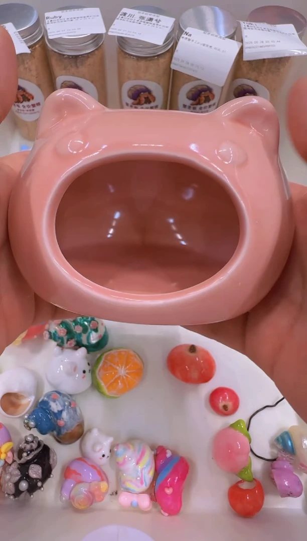 寄居蟹粉色躲避屋