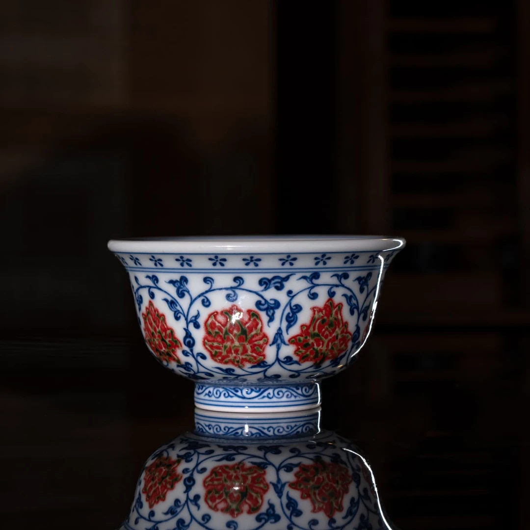 景德镇和然窑 - 纯手工手绘原矿青花釉里红永乐缠枝莲花心压手杯