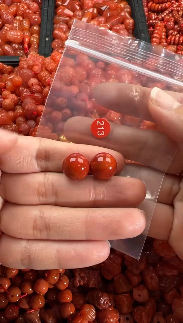 【闪购商品】南红玛瑙颈饰未镶嵌1