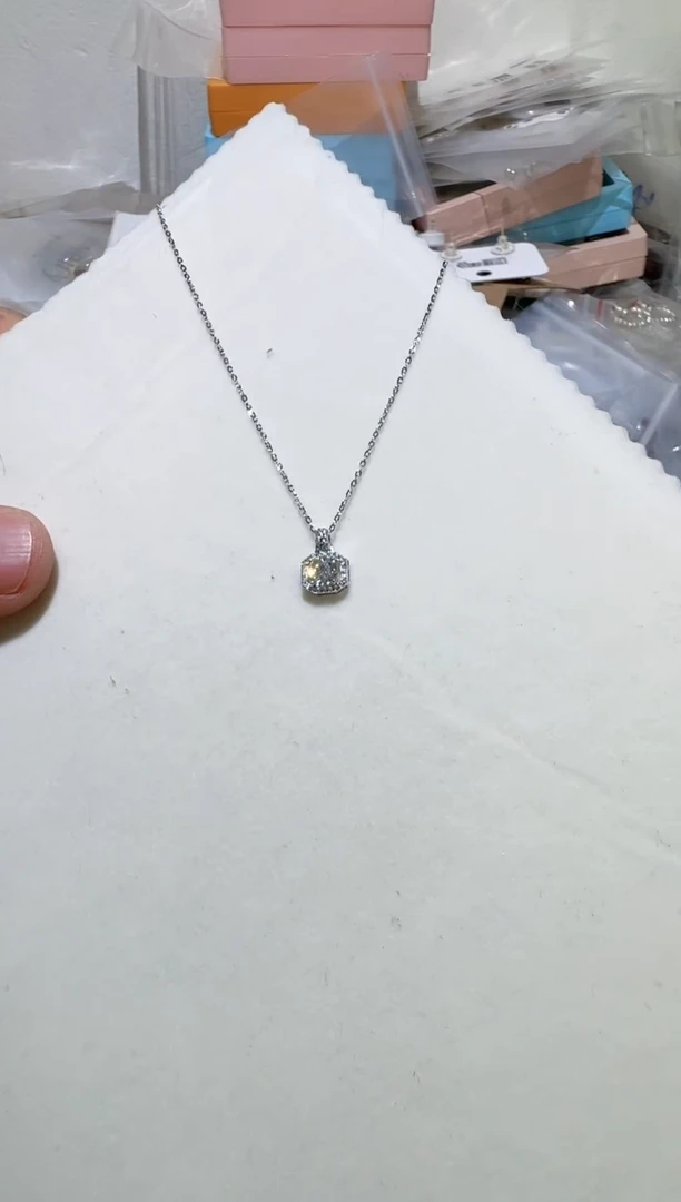 坠链均925银合成碳硅石B109