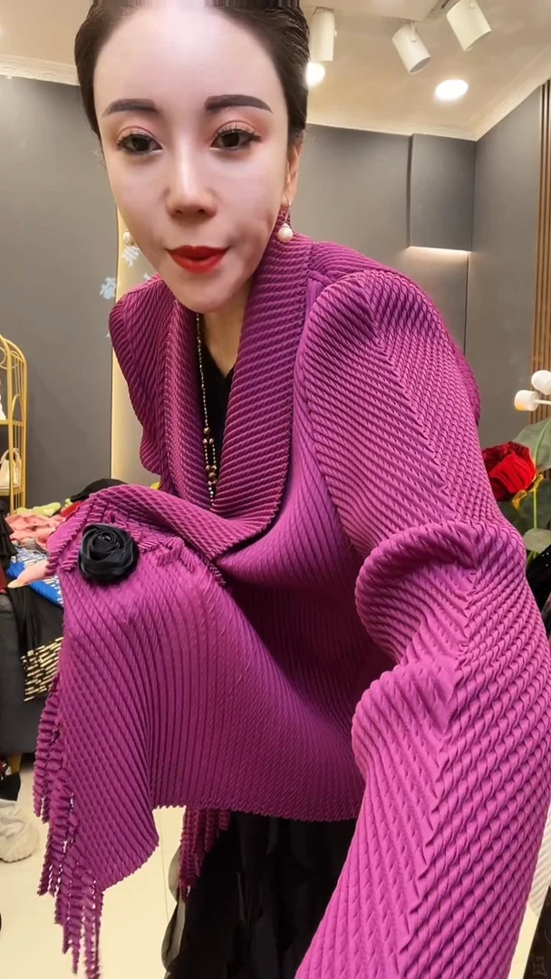 聚酯纤维（涤纶）玫紫色 流苏西服