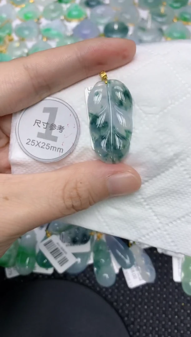 颈饰18K金镶嵌翡翠11111111