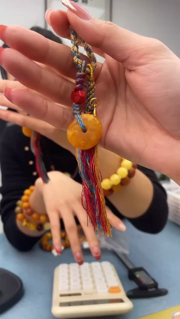 【闪购商品】蜜蜡珠宝奇石未镶嵌 假一赔十，多样性发一件