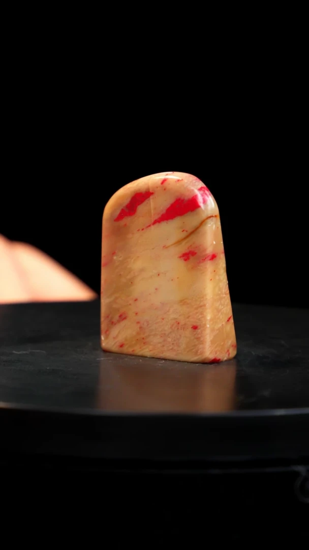 昌化石田黄鸡血石