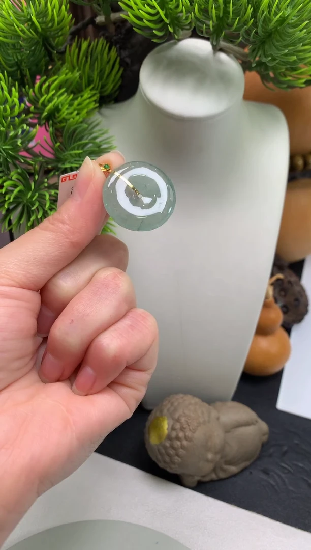 颈饰18K金镶嵌翡翠1**7---125684