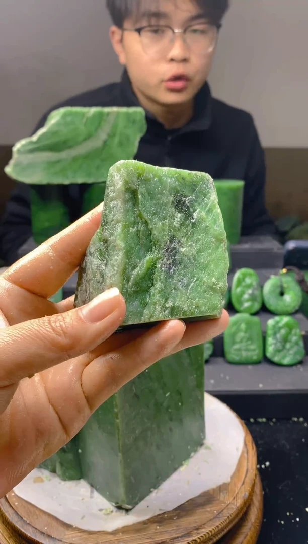 未镶嵌和田玉（碧玉）珠宝半成品11