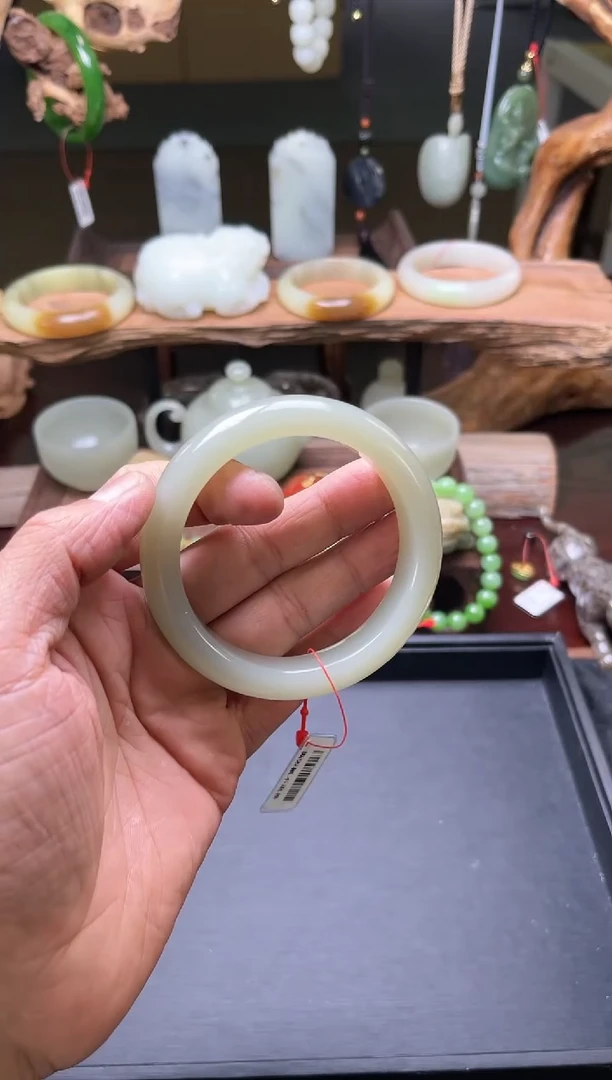 【闪购商品】和田玉手镯未镶嵌且末迪克兰手镯 60+圈31318