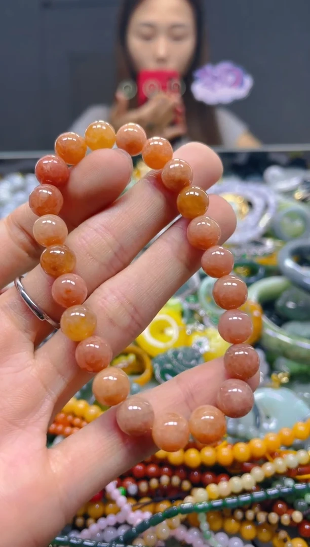 颈饰未镶嵌翡翠8MM/E/翡翠A货，一件也是批发价