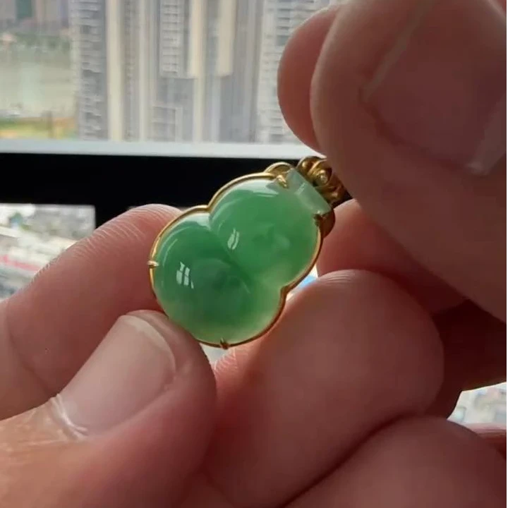 【杰缘珠宝】天然A货翡翠冰满绿葫芦吊坠 多样性发一件