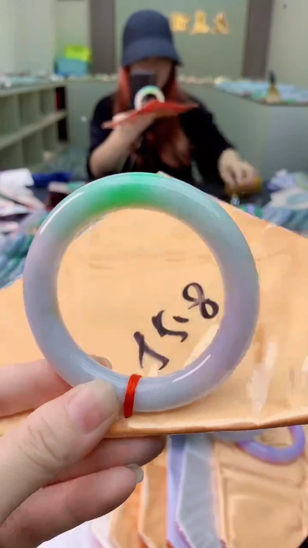 翡翠手镯未镶嵌0130527941