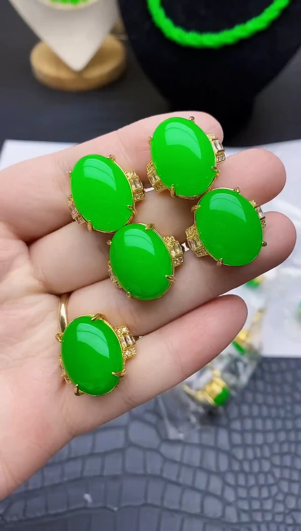 未镶嵌戒指翡翠..