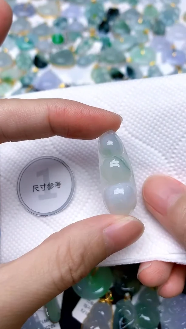 颈饰未镶嵌翡翠天然A货翡翠