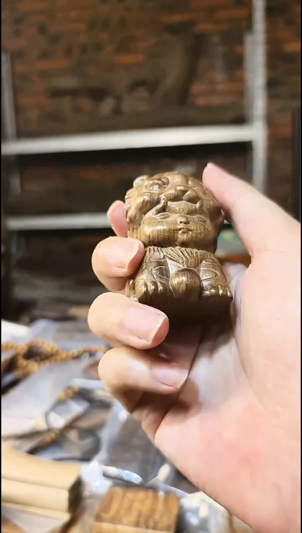 楠木（金丝楠）把件虎娃
