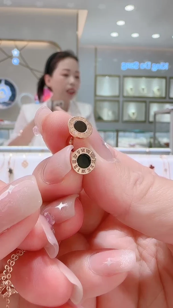 18K金镶嵌耳饰玛瑙/玉髓耳饰