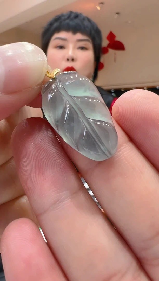 【闪购商品】翡翠吊坠(不含链)18K金镶嵌