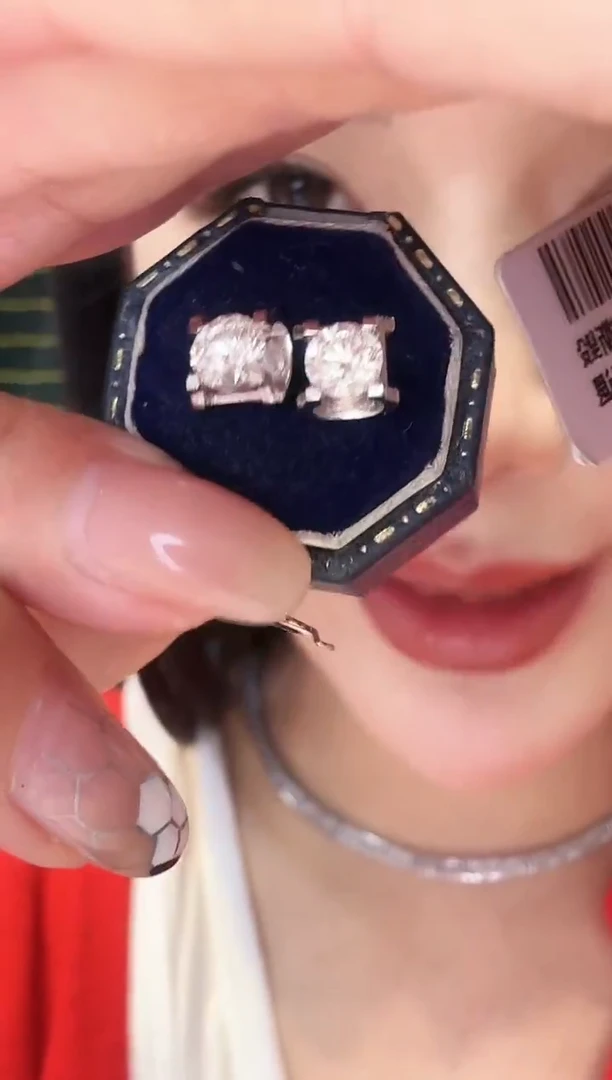 铂Pt950镶嵌耳饰钻石AY0112-W