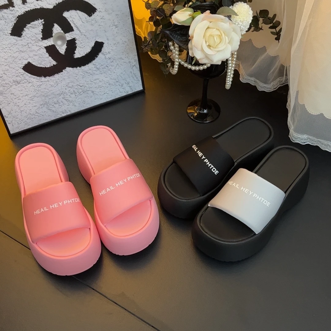 2025夏季新款一字带字母7CM小个子舒适百搭休闲增高外穿女拖鞋