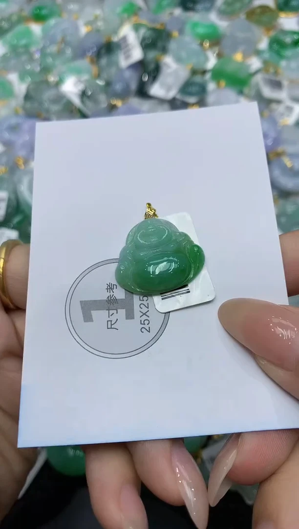 颈饰18K金镶嵌翡翠111111111111