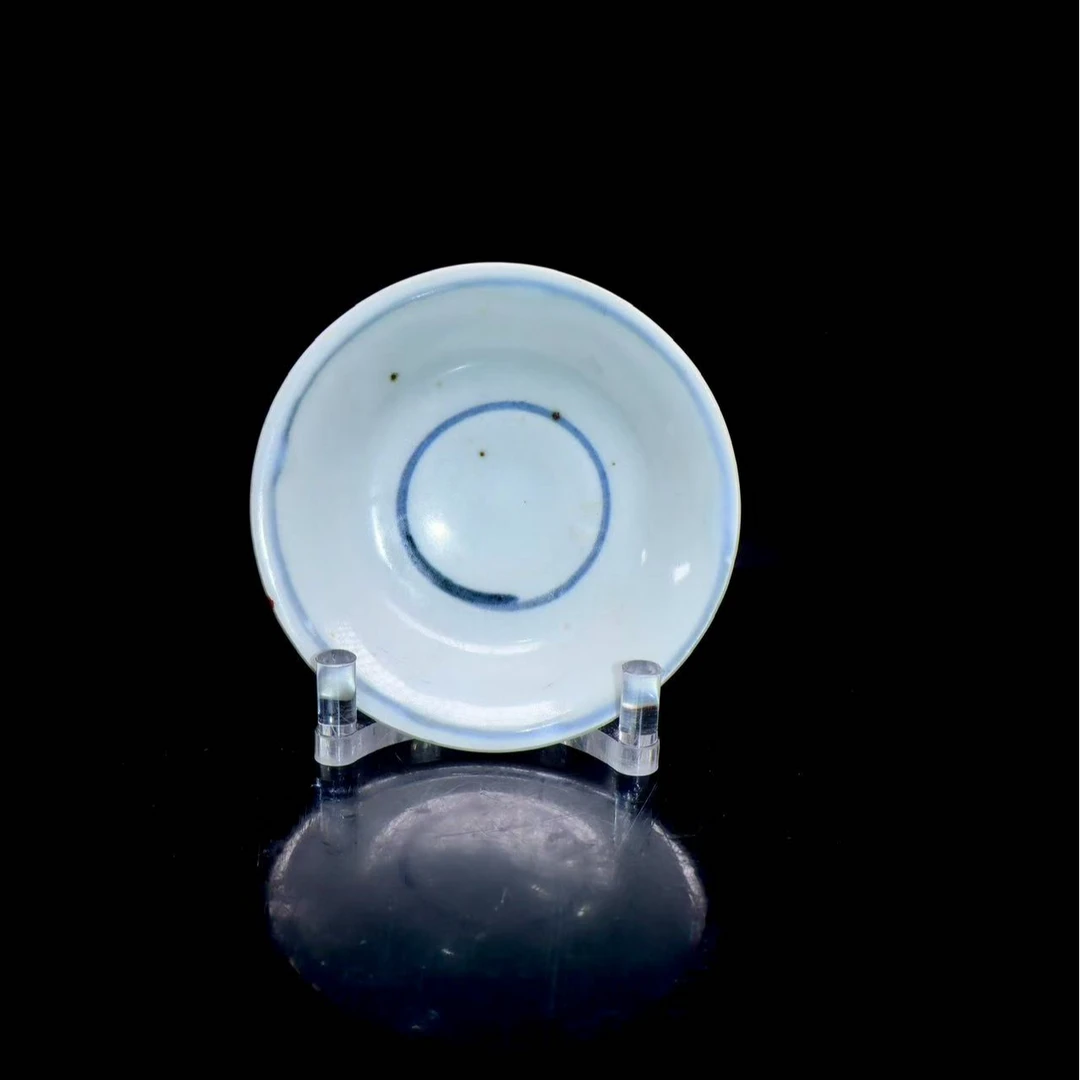 84: 明早期青花缠枝花卉纹小盘