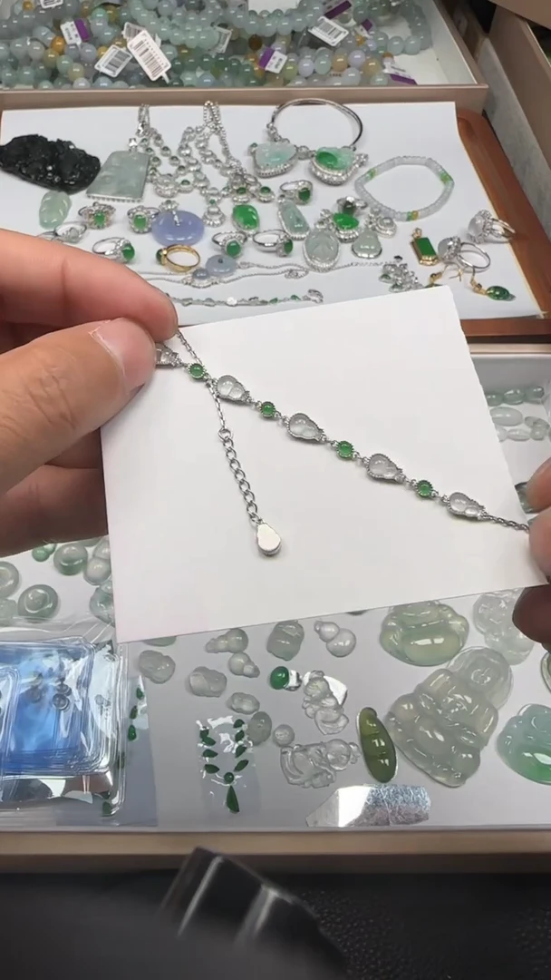【闪购商品】翡翠颈饰18K金镶嵌白冰葫芦手链
