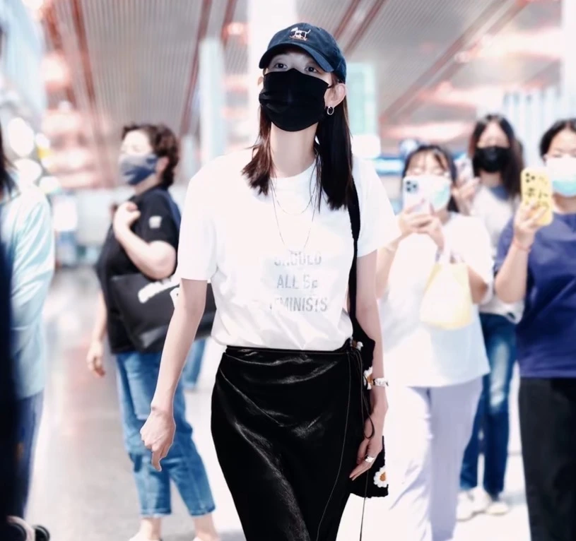 99新 DIOR/迪奥  HM0901  logo字母印花棉质圆领短袖T恤 M码