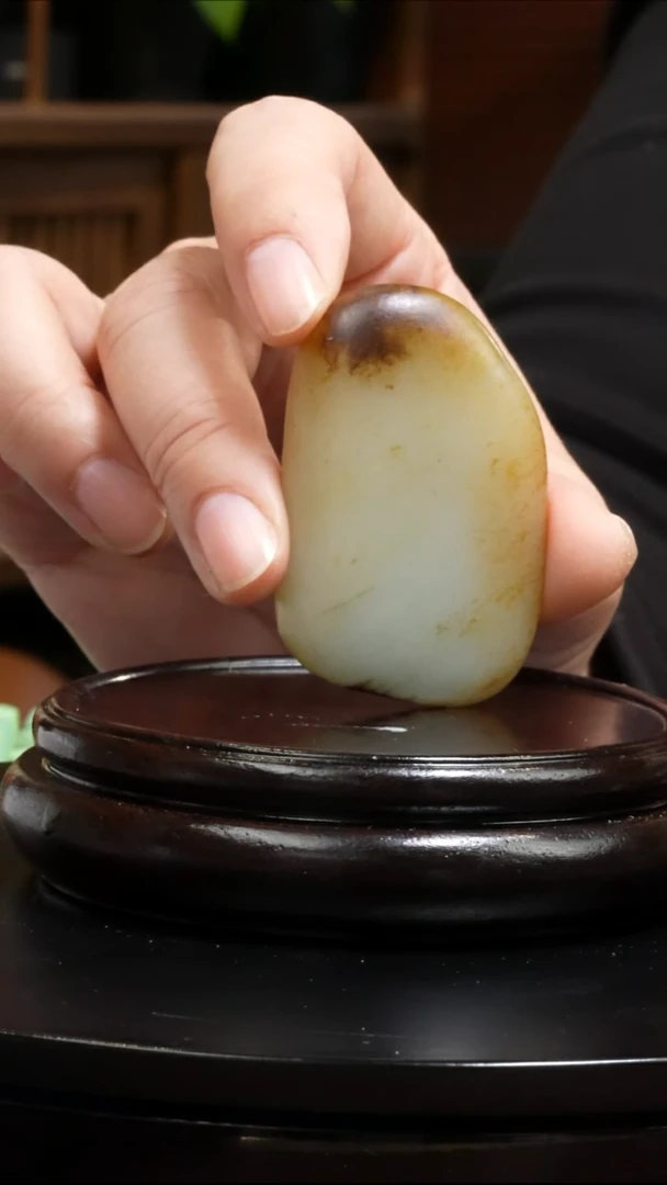 【闪购商品】和田玉吊坠(不含链)未镶嵌57.7克和田玉原石