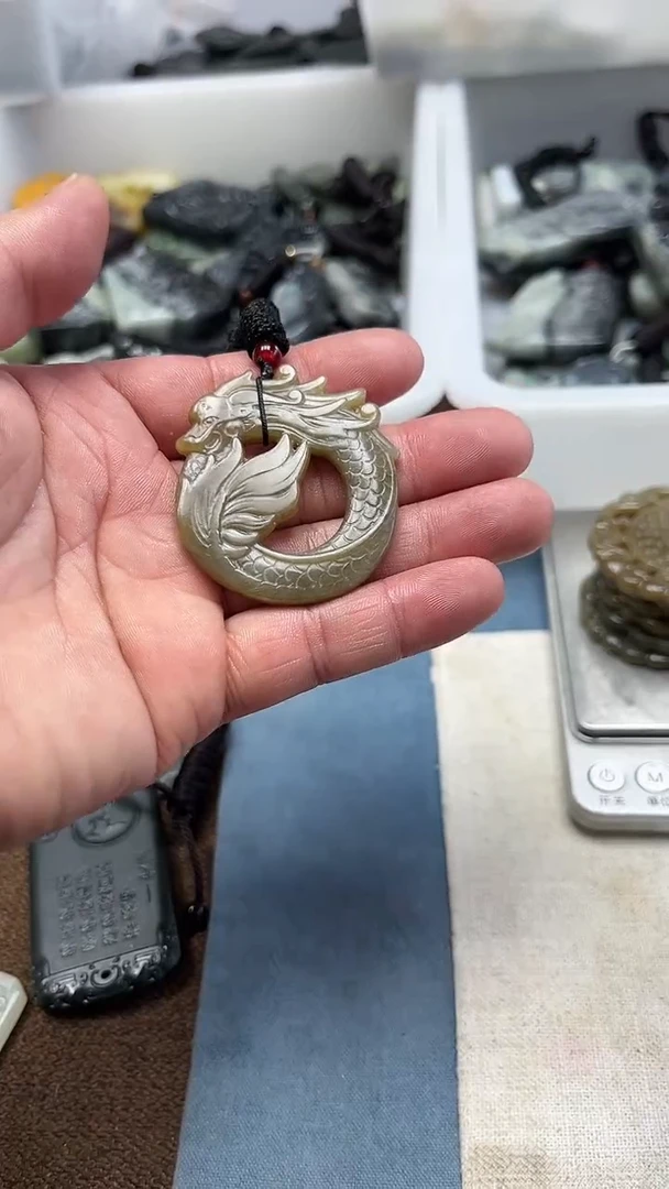 颈饰未镶嵌和田玉1