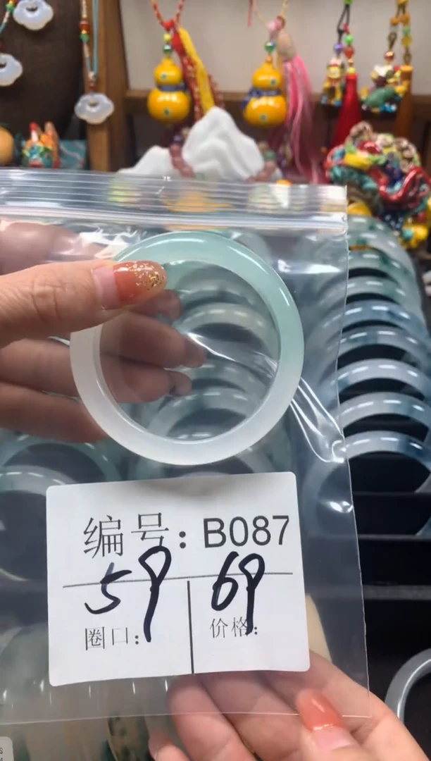 【闪购商品】石英质玉手镯未镶嵌59圈口B087