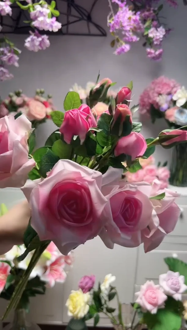 4枝粉色手感保湿妃子玫（样品）