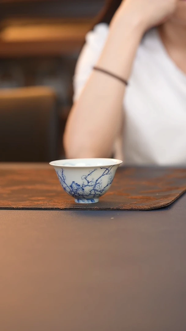 晴山素华寒梅撇口杯