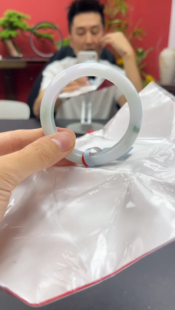 未镶嵌手镯翡翠4      5556