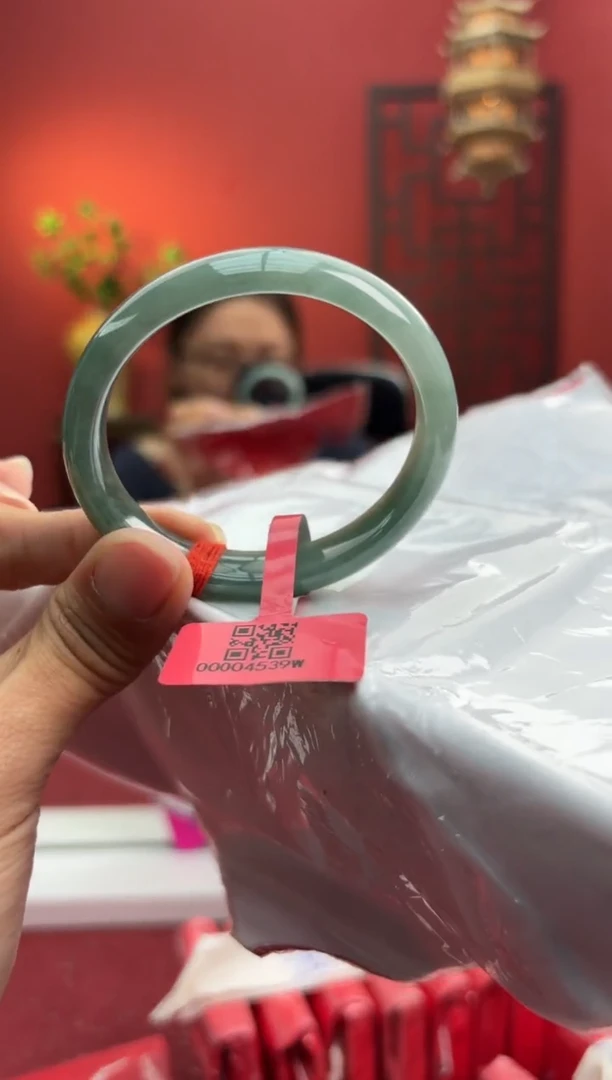 未镶嵌手镯（贵妃镯）翡翠翡翠手镯4