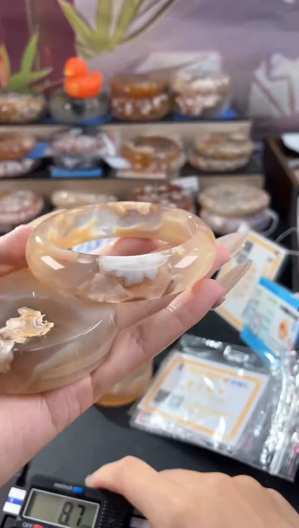 未镶嵌手镯石英质玉59