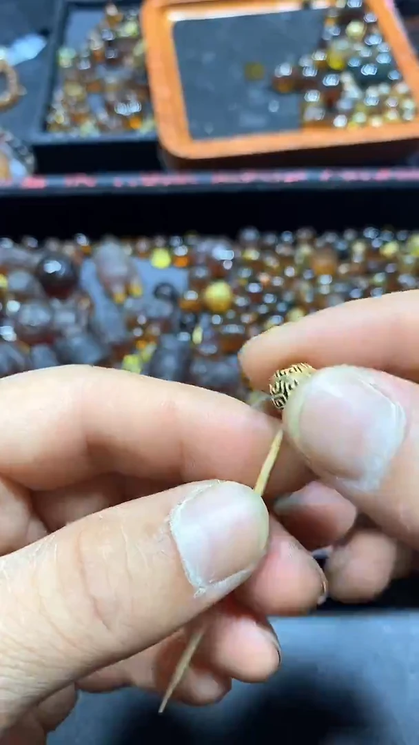 绿珀颈饰未镶嵌天然缅甸琥珀单珠