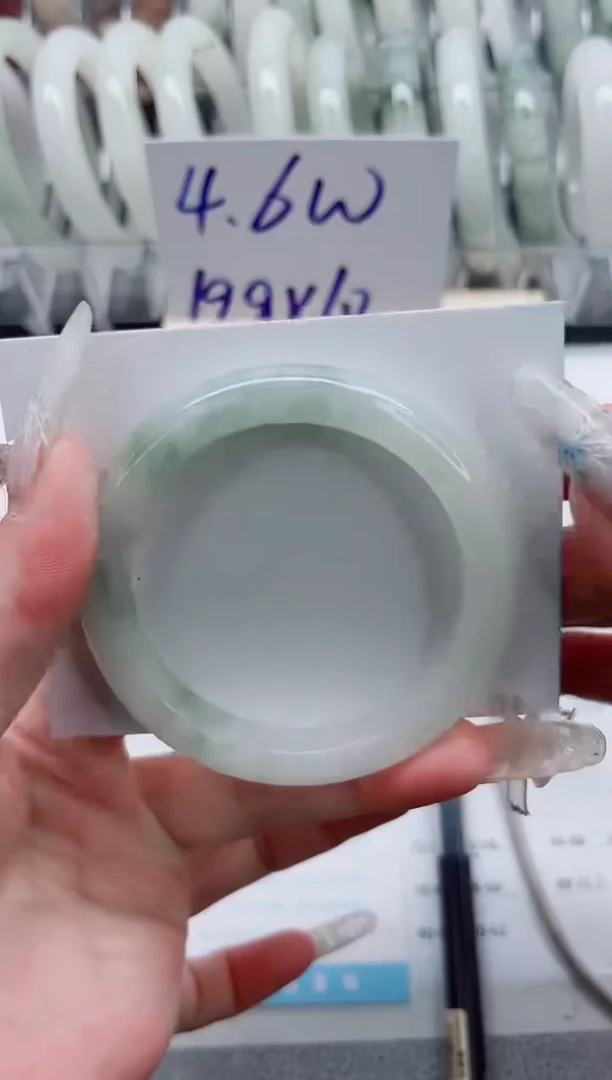 【闪购商品】石英质玉手镯未镶嵌A183-54