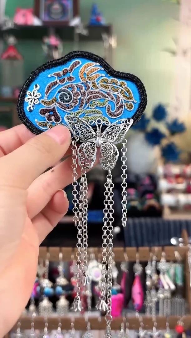 彩云南阁非遗老绣饰品569*