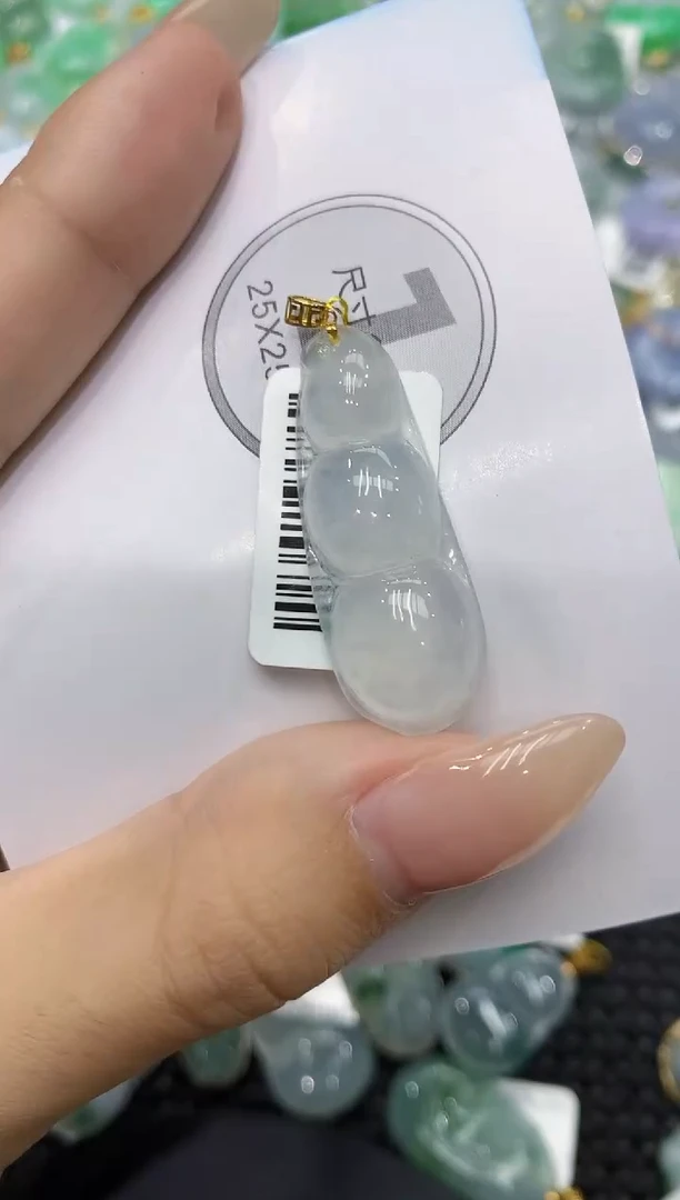 颈饰18K金镶嵌翡翠111111111111