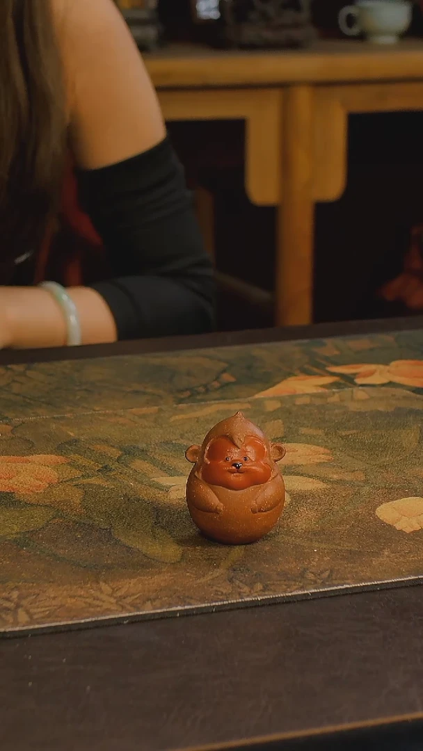 紫砂茶宠红脸小猴