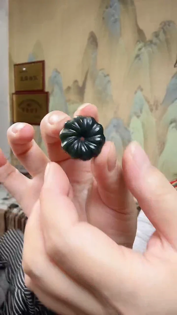 颈饰未镶嵌和田玉.