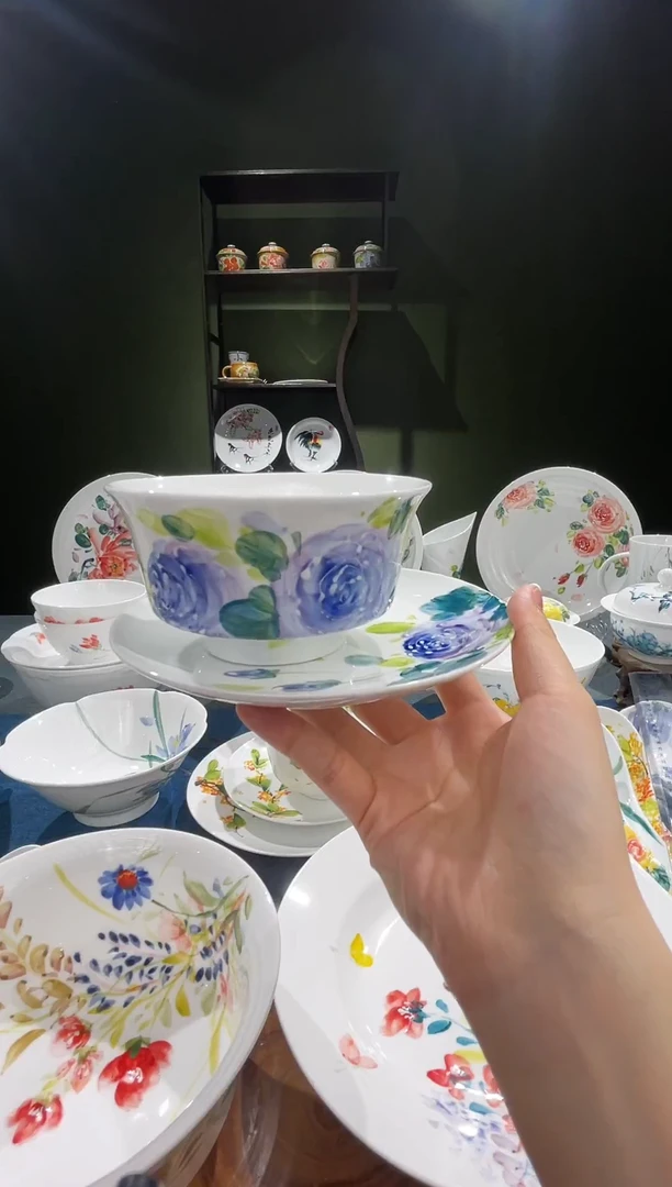 其他景德镇高温釉下彩金钟碗骨碟两件套紫玫瑰